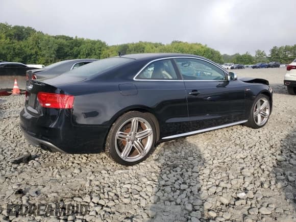 ✅ 2013 Audi S5 Premium Plus • VIN: WAUCGAFR3DA068214 • Lot: 69732035. Wystawiony na Copart z przebiegiem 132 734 mil. Bezpłatny archiwum sprzedaży aukcyjnych z USA i szczegółowy raport historii pojazdu na DreamBid. Zdjęcie 3.