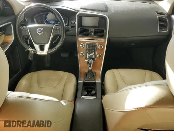 ✅ 2016 Volvo XC60 T5 Platinum • VIN: YV4612RM4G2867129 • Lot: 89442325. Wystawiony na Copart z przebiegiem Nie podano. Bezpłatny archiwum sprzedaży aukcyjnych z USA i szczegółowy raport historii pojazdu na DreamBid. Zdjęcie 8.