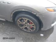 ✅ 2017 Maserati Levante S • VIN: ZN661YUL2HX260685 • Lot: 42327320. Wystawiony na IAAI z przebiegiem 70 626 mil. Bezpłatny archiwum sprzedaży aukcyjnych z USA i szczegółowy raport historii pojazdu na DreamBid. Zdjęcie 6.