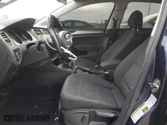 ✅ 2016 Volkswagen Golf TSI S • VIN: 3VW217AU6GM029037 • Lot: 83040834. Wystawiony na Copart z przebiegiem 72 496 mil. Bezpłatny archiwum sprzedaży aukcyjnych z USA i szczegółowy raport historii pojazdu na DreamBid. Zdjęcie 7.