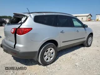 ✅ 2012 Chevrolet Traverse LS • VIN: 1GNKRFED9CJ121466 • Lot: 66995594. Wystawiony na Copart z przebiegiem 10 588 mil. Bezpłatny archiwum sprzedaży aukcyjnych z USA i szczegółowy raport historii pojazdu na DreamBid. Zdjęcie 3.