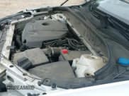 ✅ 2018 Volvo XC60 Momentum • VIN: LYV102RK0JB113651 • Lot: 42902608. Wystawiony na IAAI z przebiegiem 80 261 mil. Bezpłatny archiwum sprzedaży aukcyjnych z USA i szczegółowy raport historii pojazdu na DreamBid. Zdjęcie 19.