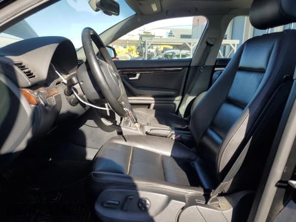 ✅ 2004 Audi A4 3.0L • VIN: WAULT68E24A208160 • Lot: 44652545. Listed on Copart with 141,684 mi. Free auction sales archive from the USA and detailed vehicle history report at DreamBid. Image 7.