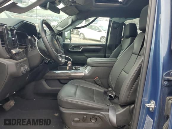 ✅ 2024 Chevrolet Silverado 2500HD LTZ • VIN: 2GC4YPE7XR1168464 • Lot: 67736125. Listed on Copart with 19,295 mi. Free auction sales archive from the USA and detailed vehicle history report at DreamBid. Image 7.