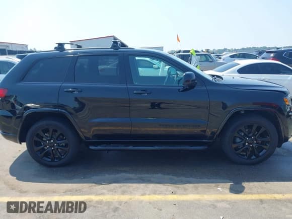 ✅ 2019 Jeep Grand Cherokee Upland • VIN: 1C4RJEAG7KC580233 • Lot: 41982230. Listed on IAAI with 47,917 mi. Free auction sales archive from the USA and detailed vehicle history report at DreamBid. Image 13.