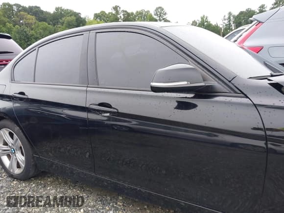 ✅ 2016 BMW 3 Series 328i xDrive • VIN: WBA8E3C54GK504396 • Лот: 42904892. Опубликован ранее на IAAI с пробегом 129 141 миль. Бесплатный доступ к архиву аукционных продаж из США и подробный отчёт об истории автомобиля на DreamBid. Изображение 13.