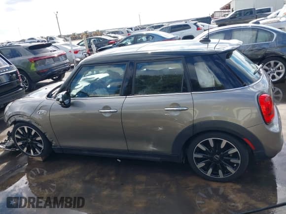 ✅ 2018 MINI Hardtop 4 Door Cooper S • VIN: WMWXU3C59J2F49827 • Lot: 43480843. Listed on IAAI with 69,237 mi. Free auction sales archive from the USA and detailed vehicle history report at DreamBid. Image 15.
