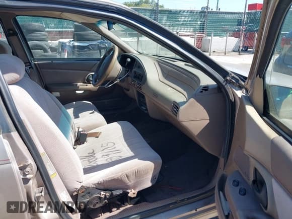 ✅ 1994 Ford Taurus GL • VIN: 1FALP5241RA276416 • Lot: 43144220. Listed on IAAI with 72,708 mi. Free auction sales archive from the USA and detailed vehicle history report at DreamBid. Image 5.