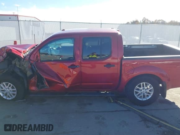 ✅ 2016 Nissan Frontier SV • VIN: 1N6AD0EV3GN743095 • Lot: 43595348. Wystawiony na IAAI z przebiegiem 140 404 mil. Bezpłatny archiwum sprzedaży aukcyjnych z USA i szczegółowy raport historii pojazdu na DreamBid. Zdjęcie 15.