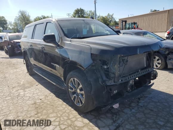 ✅ 2021 Chevrolet Suburban LT • VIN: 1GNSKCKD2MR381279 • Lot: 70537184. Wystawiony na Copart z przebiegiem 222 595 mil. Bezpłatny archiwum sprzedaży aukcyjnych z USA i szczegółowy raport historii pojazdu na DreamBid. Zdjęcie 4.
