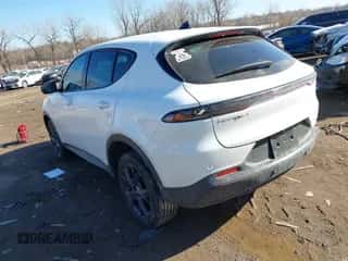 2024 Dodge Hornet GT z VIN ZACNDFAN4R3A39440, wystawiony jako IAAI lot #41624840 z przebiegiem 12 889 mil mil oraz . Historia ofert i sprzedaży dostępna na DreamBid. Obrazek 3.