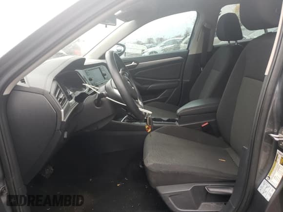 ✅ 2019 Volkswagen Jetta S • VIN: 3VWC57BU8KM265530 • Lot: 91083635. Wystawiony na Copart z przebiegiem 141 640 mil. Bezpłatny archiwum sprzedaży aukcyjnych z USA i szczegółowy raport historii pojazdu na DreamBid. Zdjęcie 7.