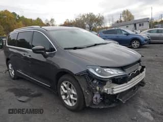 ✅ 2019 Chrysler Pacifica Touring L Plus • VIN: 2C4RC1EGXKR702796 • Lot: 43509280. Wystawiony na IAAI z przebiegiem 62 857 mil. Bezpłatny archiwum sprzedaży aukcyjnych z USA i szczegółowy raport historii pojazdu na DreamBid. Zdjęcie 1.