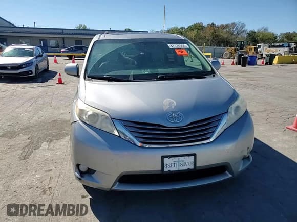 ✅ 2015 Toyota Sienna XLE • VIN: 5TDYK3DC5FS685668 • Lot: 87428555. Listed on Copart with 150,577 mi. Free auction sales archive from the USA and detailed vehicle history report at DreamBid. Image 15.