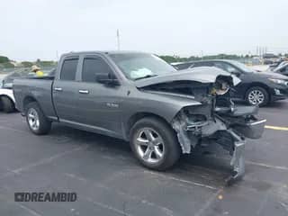 2010 Dodge 1500 SLT с VIN 1D7RB1GP2AS162881, выставлен на аукционе IAAI как лот 42416629 с пробегом 157 419 миль миль и . История ставок и продаж доступна на DreamBid. Изображение 1.