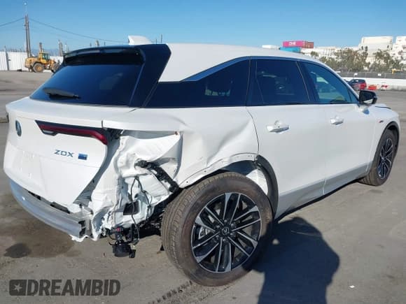 ✅ 2024 Acura ZDX w/A-Spec Package • VIN: 4W5KHMRK8RZ506801 • Лот: 43490695. Опубликован ранее на IAAI с пробегом 2 806 миль. Бесплатный доступ к архиву аукционных продаж из США и подробный отчёт об истории автомобиля на DreamBid. Изображение 4.