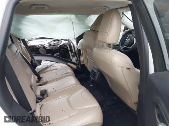 ✅ 2018 Jeep Cherokee Limited • VIN: 1C4PJLDB8JD620937 • Лот: 42214704. Опубликован ранее на IAAI с пробегом 172 090 миль. Бесплатный доступ к архиву аукционных продаж из США и подробный отчёт об истории автомобиля на DreamBid. Изображение 8.