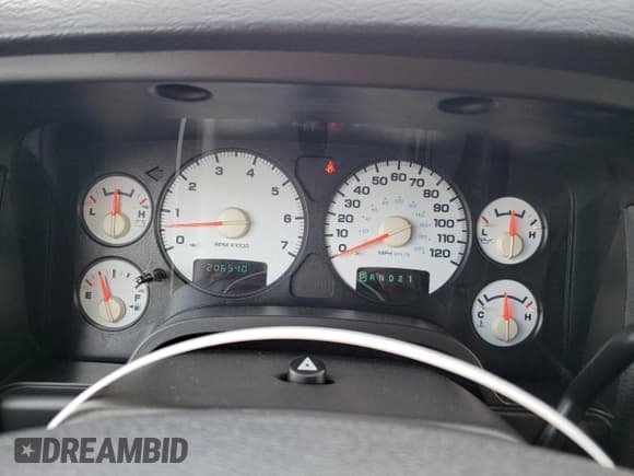 ✅ 2005 Dodge 1500 SLT • VIN: 1D7HU18NX5S155847 • Лот: 71615964. Опубликован ранее на Copart с пробегом 206 540 миль. Бесплатный доступ к архиву аукционных продаж из США и подробный отчёт об истории автомобиля на DreamBid. Изображение 9.