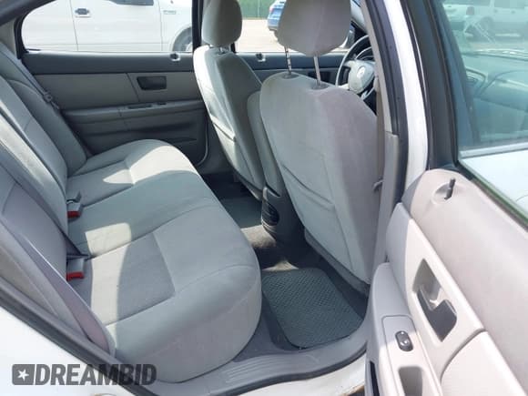 ✅ 2004 Mercury Sable GS • VIN: 1MEFM50U24G602537 • Lot: 42920211. Listed on IAAI with 168,767 mi. Free auction sales archive from the USA and detailed vehicle history report at DreamBid. Image 8.