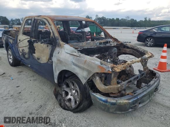 ✅ 2017 Ram 1500 Laramie • VIN: 1C6RR7VM5HS523541 • Lot: 66430465. Wystawiony na Copart z przebiegiem Nie podano. Bezpłatny archiwum sprzedaży aukcyjnych z USA i szczegółowy raport historii pojazdu na DreamBid. Zdjęcie 4.