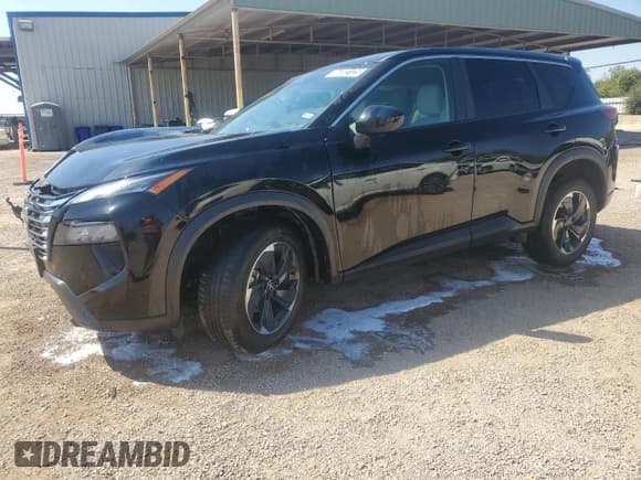 ✅ 2025 Nissan Rogue SV • VIN: 5N1BT3BA1SC791885 • Лот: 86803125. Опубликован ранее на Copart с пробегом 26 155 миль. Бесплатный доступ к архиву аукционных продаж из США и подробный отчёт об истории автомобиля на DreamBid. Изображение 1.