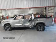 ✅ 2022 Toyota Tacoma SR5 • VIN: 3TYAZ5CN4NT016810 • Lot: 43346481. Listed on IAAI with 20,241 mi. Free auction sales archive from the USA and detailed vehicle history report at DreamBid. Image 14.