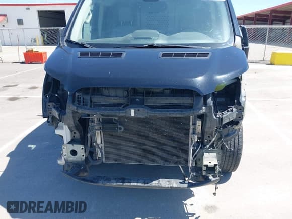 ✅ 2016 Ford Transit Cargo • VIN: 1FTYE1YM0GKB54319 • Lot: 42268855. Wystawiony na IAAI z przebiegiem 138 032 mil. Bezpłatny archiwum sprzedaży aukcyjnych z USA i szczegółowy raport historii pojazdu na DreamBid. Zdjęcie 6.