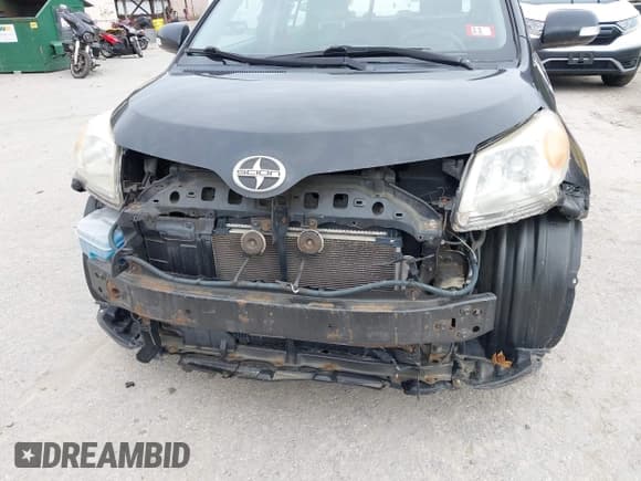 ✅ 2010 Scion xD • VIN: JTKKU4B43AJ055101 • Lot: 43531987. Wystawiony na IAAI z przebiegiem 221 363 mil. Bezpłatny archiwum sprzedaży aukcyjnych z USA i szczegółowy raport historii pojazdu na DreamBid. Zdjęcie 6.