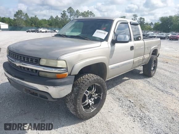 ✅ 2002 Chevrolet Silverado 1500 LT • VIN: 2GCEK19T621392783 • Lot: 42269338. Listed on IAAI with 252,240 mi. Free auction sales archive from the USA and detailed vehicle history report at DreamBid. Image 2.