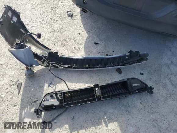 ✅ 2014 Jeep Cherokee Latitude • VIN: 1C4PJLCB2EW205866 • Lot: 92249675. Listed on Copart with 181,295 mi. Free auction sales archive from the USA and detailed vehicle history report at DreamBid. Image 13.