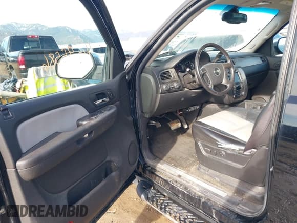 ✅ 2007 Chevrolet Avalanche 2LT • VIN: 3GNFK12377G265447 • Lot: 41795586. Listed on IAAI with 229,054 mi. Free auction sales archive from the USA and detailed vehicle history report at DreamBid. Image 5.