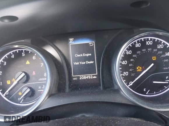 2019 Toyota Camry LE z VIN 4T1B11HKXKU217662, wystawiony jako IAAI lot #42639751 z przebiegiem 208 492 mil mil oraz . Historia ofert i sprzedaży dostępna na DreamBid. Obrazek 7.