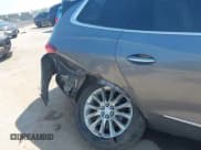 ✅ 2019 Buick Enclave Essence • VIN: 5GAERBKW3KJ123380 • Lot: 43144534. Wystawiony na IAAI z przebiegiem 135 104 mil. Bezpłatny archiwum sprzedaży aukcyjnych z USA i szczegółowy raport historii pojazdu na DreamBid. Zdjęcie 6.