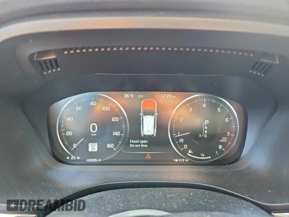 ✅ 2018 Volvo XC60 Momentum • VIN: YV4A22RK4J1018802 • Lot: 95444935. Listed on Copart with 102,635 mi. Free auction sales archive from the USA and detailed vehicle history report at DreamBid. Image 9.