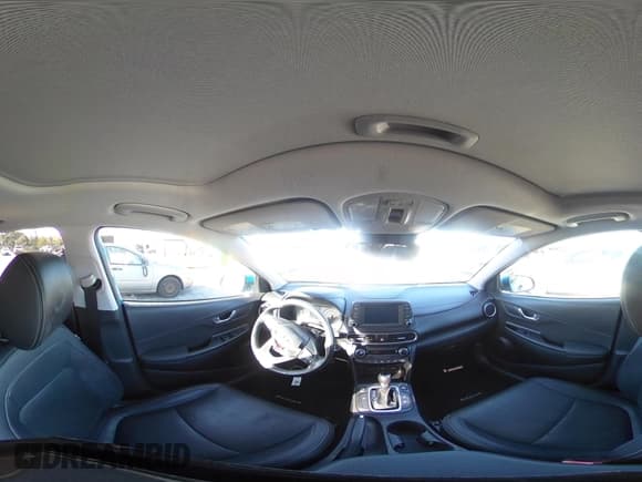 ✅ 2018 Hyundai Kona Limited • VIN: KM8K3CA56JU101934 • Lot: 43678311. Wystawiony na IAAI z przebiegiem 63 142 mil. Bezpłatny archiwum sprzedaży aukcyjnych z USA i szczegółowy raport historii pojazdu na DreamBid. Zdjęcie 18.