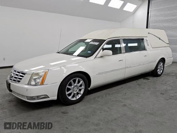 ✅ 2011 Cadillac DTS Professional Limousine • VIN: 1GE7K9C65BU600027 • Lot: 84434455. Wystawiony na Copart z przebiegiem 57 947 mil. Bezpłatny archiwum sprzedaży aukcyjnych z USA i szczegółowy raport historii pojazdu na DreamBid. Zdjęcie 1.