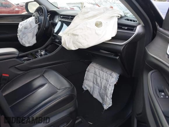 ✅ 2023 Jeep Grand Cherokee Limited • VIN: 1C4RJHBG3P8741929 • Лот: 43158980. Опубликован ранее на IAAI с пробегом 65 605 миль. Бесплатный доступ к архиву аукционных продаж из США и подробный отчёт об истории автомобиля на DreamBid. Изображение 5.