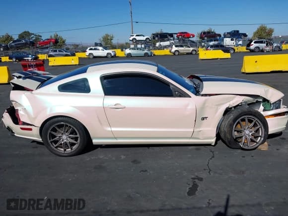 ✅ 2007 Ford Mustang GT Deluxe • VIN: 1ZVFT82H475229343 • Lot: 43382481. Listed on IAAI with Not provided. Free auction sales archive from the USA and detailed vehicle history report at DreamBid. Image 13.