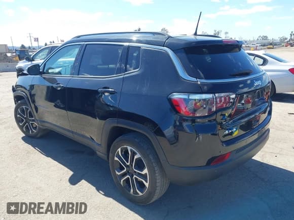 ✅ 2022 Jeep Compass Limited • VIN: 3C4NJDCB6NT133802 • Lot: 41671098. Wystawiony na IAAI z przebiegiem 29 863 mil. Bezpłatny archiwum sprzedaży aukcyjnych z USA i szczegółowy raport historii pojazdu na DreamBid. Zdjęcie 3.