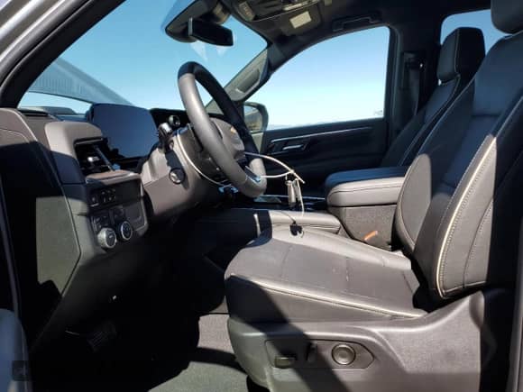 2025 Chevrolet Suburban Premier with VIN 1GNS6FRD3SR249527, listed as a Copart auction lot 62922075 with 6,806 mi miles and Clean title. Bid and sale history available at DreamBid. Image 7.