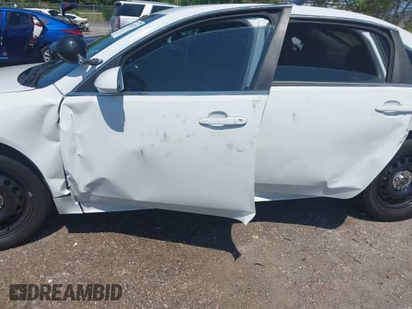 ✅ 2013 Chevrolet Impala Police • VIN: 2G1WD5E35D1221501 • Lot: 43269727. Listed on IAAI with 95,859 mi. Free auction sales archive from the USA and detailed vehicle history report at DreamBid. Image 6.