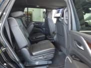 ✅ 2023 Cadillac Escalade 4WD Premium Luxury • VIN: 1GYS4BKL2PR417703 • Lot: 43621372. Wystawiony na IAAI z przebiegiem 53 571 mil. Bezpłatny archiwum sprzedaży aukcyjnych z USA i szczegółowy raport historii pojazdu na DreamBid. Zdjęcie 8.