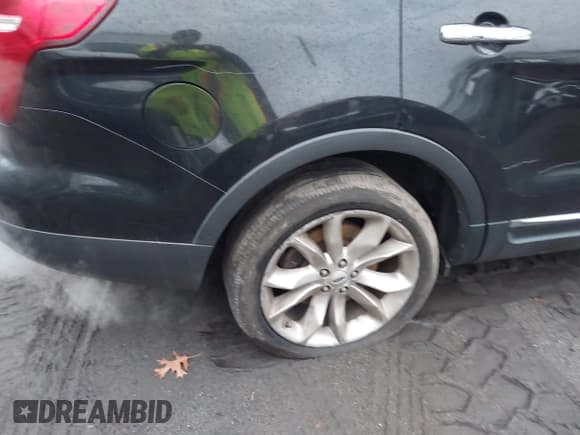 ✅ 2013 Ford Explorer Limited • VIN: 1FM5K8F88DGC47352 • Lot: 41034256. Wystawiony na IAAI z przebiegiem 171 290 mil. Bezpłatny archiwum sprzedaży aukcyjnych z USA i szczegółowy raport historii pojazdu na DreamBid. Zdjęcie 19.