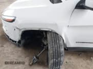 ✅ 2016 Jeep Cherokee Latitude • VIN: 1C4PJLCB5GW207159 • Lot: 41232649. Wystawiony na IAAI z przebiegiem 103 991 mil. Bezpłatny archiwum sprzedaży aukcyjnych z USA i szczegółowy raport historii pojazdu na DreamBid. Zdjęcie 6.