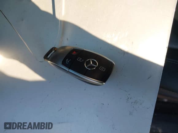 ✅ 2020 Mercedes-Benz GLE 450 • VIN: 4JGFB5KBXLA255894 • Lot: 43225459. Listed on IAAI with 37,536 mi. Free auction sales archive from the USA and detailed vehicle history report at DreamBid. Image 11.