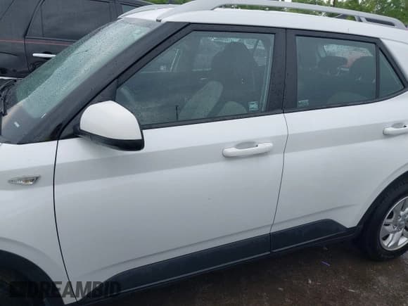 ✅ 2020 Hyundai Venue SEL • VIN: KMHRC8A33LU036988 • Lot: 42459231. Listed on IAAI with 49,217 mi. Free auction sales archive from the USA and detailed vehicle history report at DreamBid. Image 15.