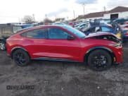 ✅ 2023 Ford Mustang Mach-E Premium • VIN: 3FMTK3SU0PMA67709 • Лот: 40973741. Опубликован ранее на IAAI с пробегом 9 930 миль. Бесплатный доступ к архиву аукционных продаж из США и подробный отчёт об истории автомобиля на DreamBid. Изображение 13.