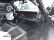 ✅ 2021 Ford Bronco • VIN: 1FMDE5CHXMLA64063 • Lot: 41944864. Wystawiony na IAAI z przebiegiem 30 109 mil. Bezpłatny archiwum sprzedaży aukcyjnych z USA i szczegółowy raport historii pojazdu na DreamBid. Zdjęcie 5.