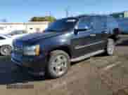 2013 Chevrolet Tahoe LTZ z VIN 1GNSKCE04DR202829, wystawiony jako Copart lot #85907885 z przebiegiem 220 314 mil mil oraz Szkoda całkowita • Salvage title. Historia ofert i sprzedaży dostępna na DreamBid. Obrazek 1.