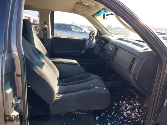 ✅ 2004 Dodge Dakota SLT • VIN: 1D7HG42KX4S748730 • Lot: 41687614. Listed on IAAI with 157,132 mi. Free auction sales archive from the USA and detailed vehicle history report at DreamBid. Image 5.